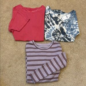 Bundle of 3 AE American Eagle Women’s Shirts - Size XS